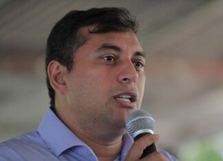 Wilson faz apelo para que prefeito de Manacapuru autorize iluminação pública de LED na cidade