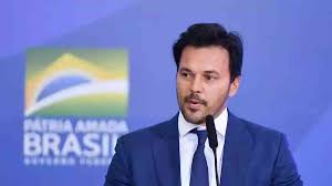 Urgente: Ministro das Comunicações denuncia Ipec e Data Folha pago pela Globo por Fake News, veja o vídeo