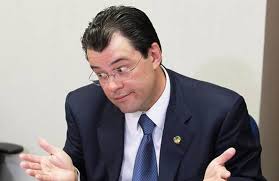 Eduardo Braga o “Inimigo dos Portais de Notícias” pede e TRE manda tirar campanhas institucionais da prefeitura de Manaus até o final do pleito