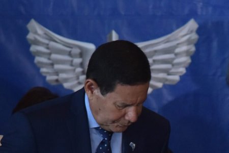 100619AB_bolsonaro-ministerio-Defesa-013-1-1-450x300.jpg
