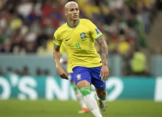 Brasil vence a Sérvia na estreia da Copa com show de Richarlison