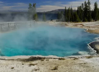 Mundo: Parque de Yellowstone identificam homem cujo pé foi encontrado flutuando em fonte termal