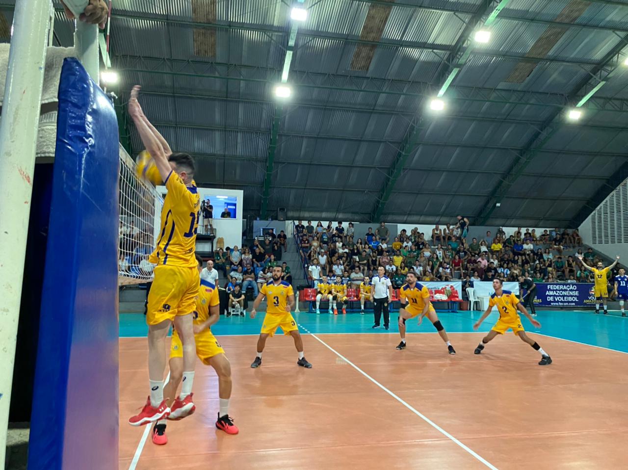 Duelos intensos e classifica&ccedil;&atilde;o antecipada marcam 2&ordf; rodada da Superliga  Nacional C de V&ocirc;lei Masculino em Manaus - Chumbo Grosso