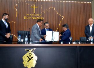 Presidente do Ipaam destaca trabalho de todos os servidores em homenagem recebida da Aleam