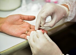 Hepatites virais: conheça formas de transmissão e saiba como se prevenir da doença