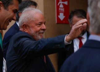 Em 2009, Lula foi diagnosticado com câncer na laringe