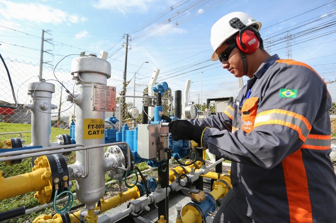 CIGÁS Operador em estação de gás natural FOTO Divulgação Cigás