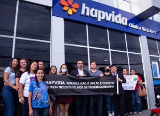 Em manifestação, vereador Rodrigo Guedes cobra retorno de atendimento de crianças autistas e PCD’s na Hapvida