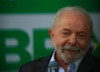 Lula faz novo exame na garganta em SP, que mostra “normalidade”
