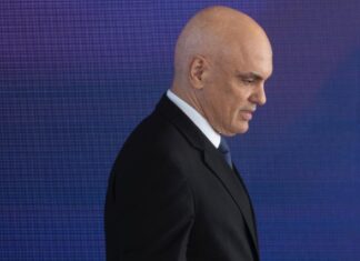 Pedido de prisão contra o Imperador Alexandre de Moraes I é recebido no Superior Tribunal Militar