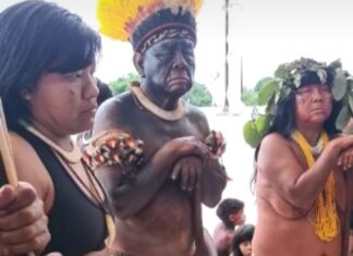 Índios invadem o STF