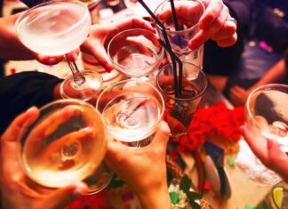 Cuidado! Exagerar no álcool nas festas de fim de ano pode prejudicar os rins