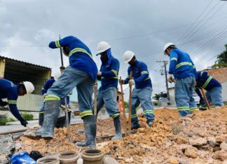Moradores da comunidade Raio de Sol recebem água tratada pela primeira vez e comemoram melhoria na qualidade de vida