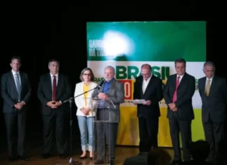 Sem Mulheres, sem negros, Lula, o ex-presidiário eleito, anuncia Haddad para destruir a economia e mais quatro companheiros