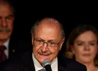 Relatório final da transição sugere revogar ou revisar mais de 60 atos de Bolsonaro