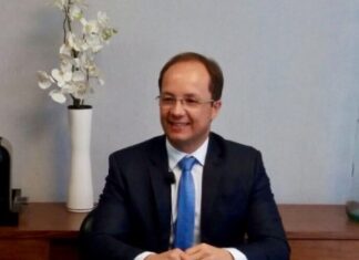 Implantes dentários devolvem a autoestima e melhoram a saúde