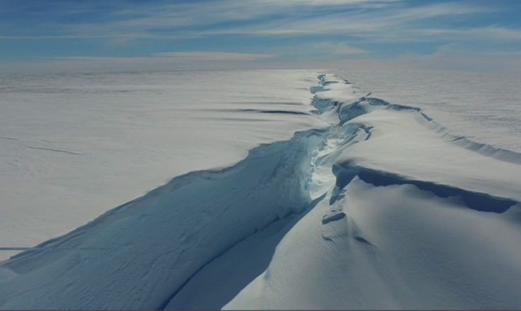 Brunt-Ice-Shelf-chasm-1-A-736x440-1.jpg