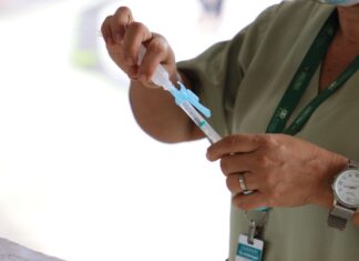 Saúde divulga boletim do cenário de Covid-19 e vacinação nesta segunda