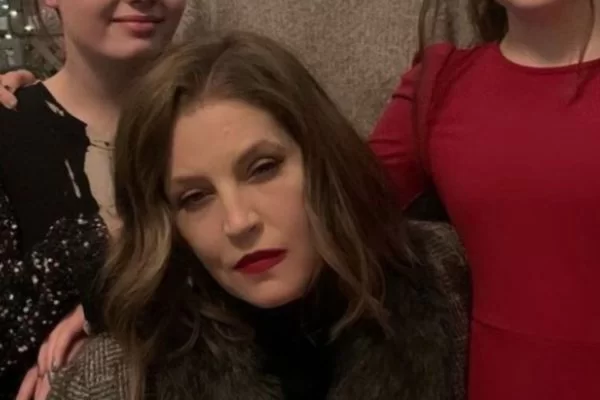 Lisa-Marie-Presley-3-600x400