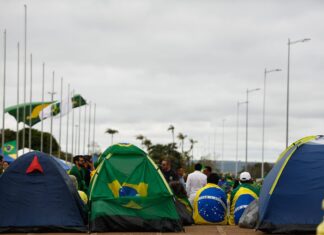 Aneel determina suspensão de energia em acampamentos golpistas no país