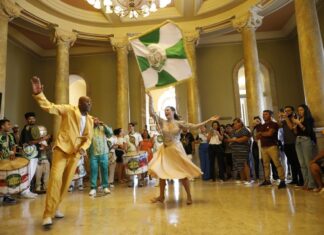Sarau Carnavalesco leva alegria da temporada ao Teatro Amazonas