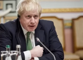 A ‘extraordinária’ ameaça de ataque com míssil feita por Putin, segundo Boris Johnson