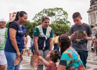 Carnaval na Floresta: Sejusc orienta foliões sobre direitos e deveres durante bandas da Bica e Difusora