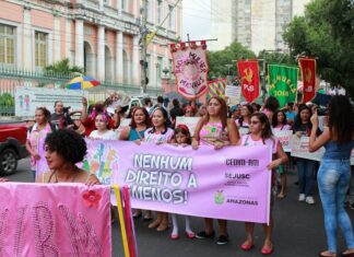 Carnaval da Floresta: Banda ‘Maria vem com as outras’ reúne movimentos sociais no Largo de São Sebastião