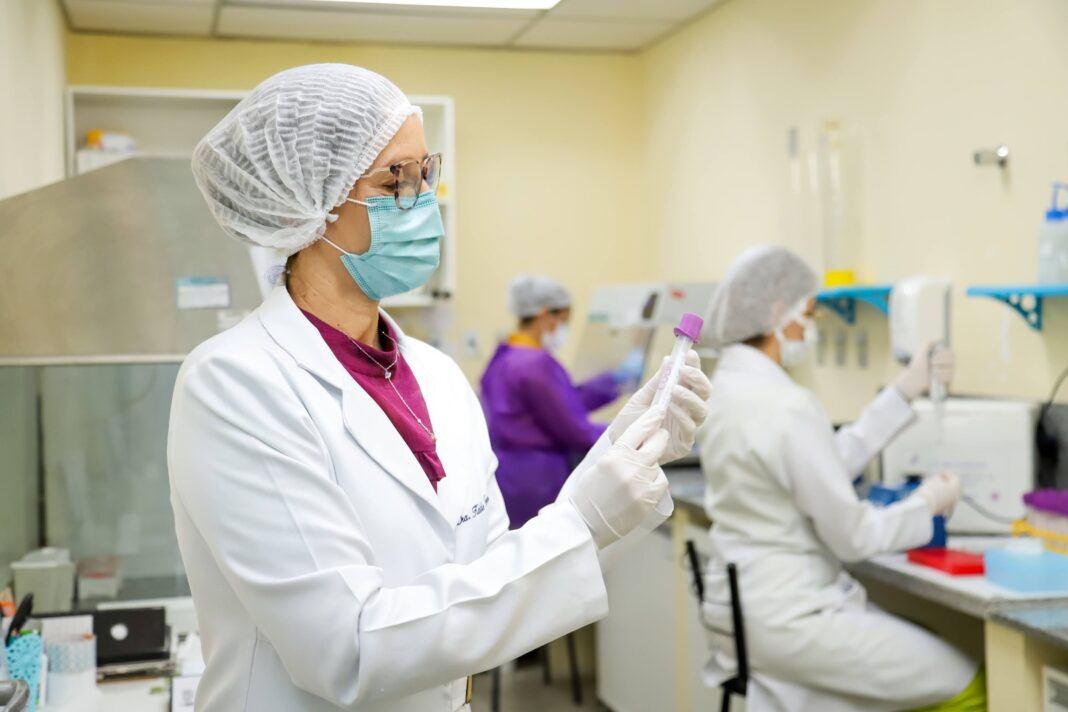 Kátia Luz Torres é Diretora de Ensino e Pesquisa da FCecon desde 2011 - Foto: Érico Xavier / Fapeam