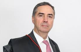 Regulação das redes sociais deve ter três níveis, diz Barroso