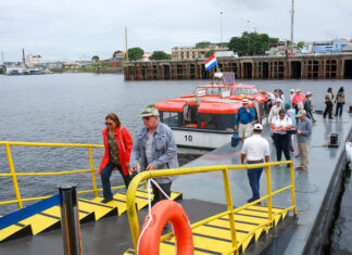 Navio ‘Volendam’ chega a Manaus com mais de 2 mil turistas