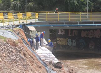 Prefeitura estima 30 dias para conclusão da obra de contenção de trecho erodido na Torquato Tapajós