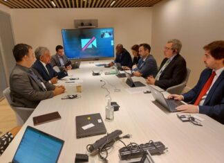 Governo do Amazonas busca fortalecer exportação de produtos da ZFM em reunião com Banco Mundial