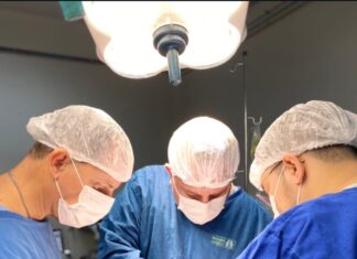 Hérnia inguinal pode ser agravada por obstrução urinária causada pelo aumento da próstata, alerta especialista