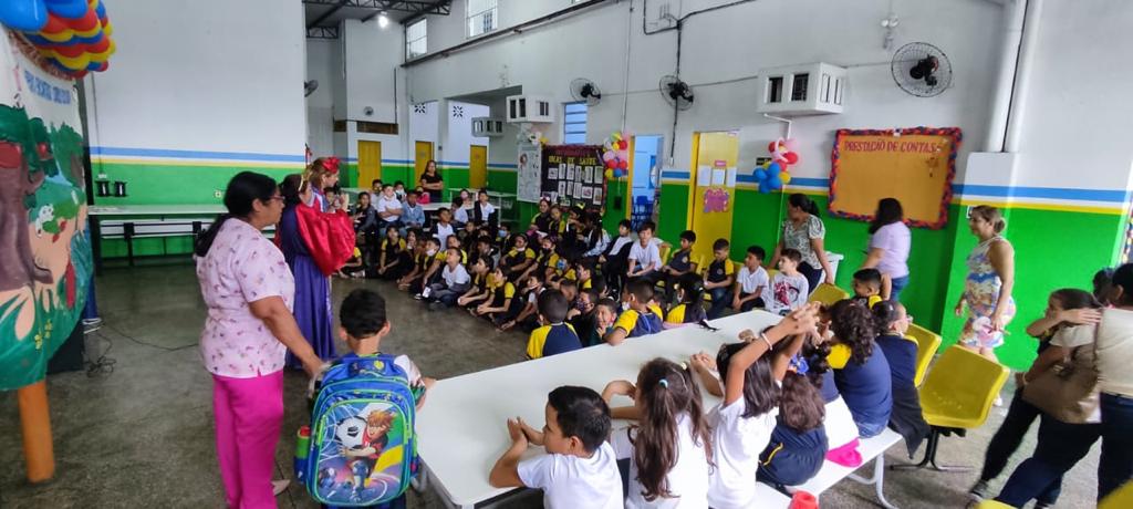 Prefeitura de Manaus promove educação de trânsito para alunos da rede municipal com foco na travessia segura - Chumbo Grosso
