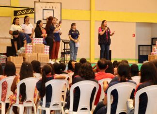 Em Tabatinga, programa Dignidade Menstrual entrega mais de 13 mil pacotes de absorventes meninas estudantes