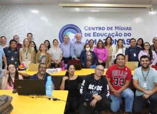 Centro de Mídias de Educação do Amazonas recebe visita de ativista internacional pela Amazônia, Marcus Nobel