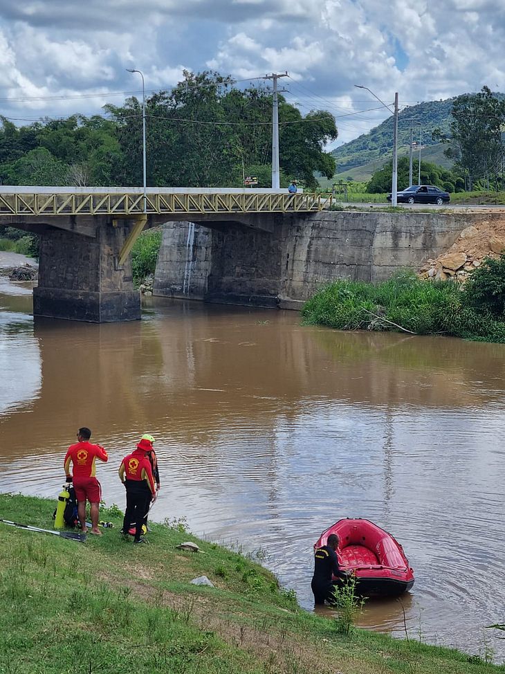 csm_bombeiros_buscam_jovem_rio_mundau_dae5905ec4.jpeg