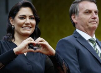 Michelle decide não ir ao aeroporto receber Bolsonaro; comício no aeroporto está vetado