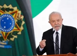 Parlamento português veta discurso de Lula em sessão solene da Revolução dos Cravos