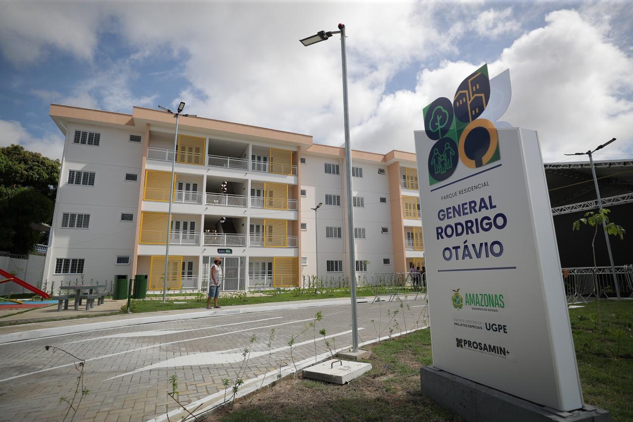 Wilson Lima inaugura Residencial Rodrigo Otávio, primeiro habitacional do Prosamin+ - Chumbo Grosso