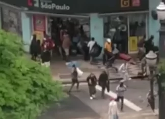 Vídeo: farmácia no centro de SP é saqueada por usuários da Cracolândia