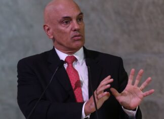 Urgente: Moraes determina a apreensão do passaporte de Bolsonaro