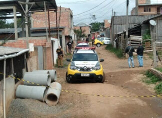 Menina de 8 anos é achada morta, nua e com mãos para trás dentro de sofá do vizinho