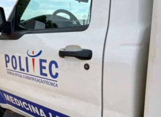 Filho encontra mãe idosa morta no banheiro de casa