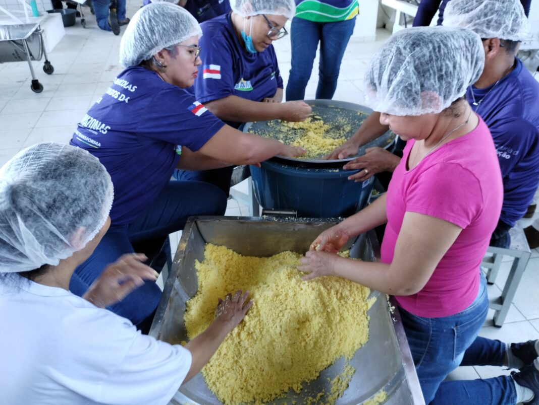 Curso de Boas Práticas no Cultivo e Derivados de Mandioca se encerra com aula prática de processamento de raiz de mandioca1
