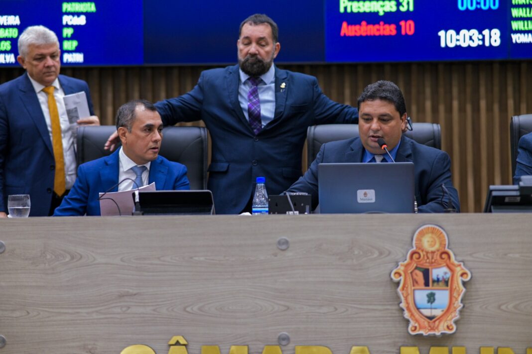 Diretor-presidente do IMMU explica custos do sistema de transporte a vereadores da Câmara Municipal de Manaus (1)