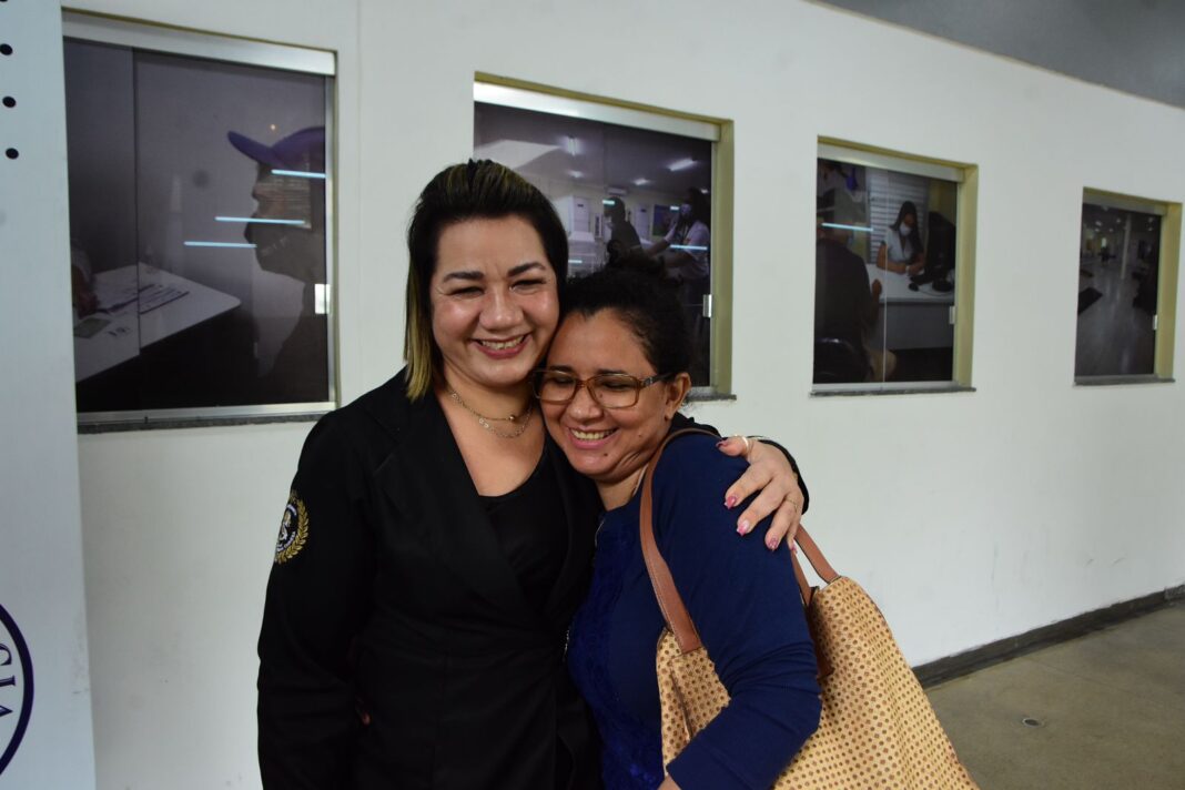 SEDEL - Cerca de um ano a fisioterapeuta acompanhou Elizangela Bruna em seu tratamento. FOTO Mauro Neto