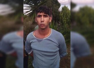 Homem mata ex-patrão a facadas após beber sêmen da vítima “sem saber”