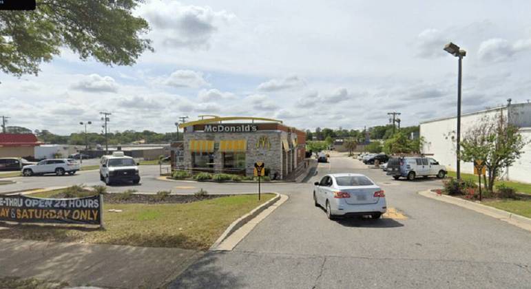 nos-eua-homem-mata-a-mae-e-a-avo-vai-a-mc-donalds-e-assassina-gerente-e-depois-tira-a-propria-vida-04052023191055515